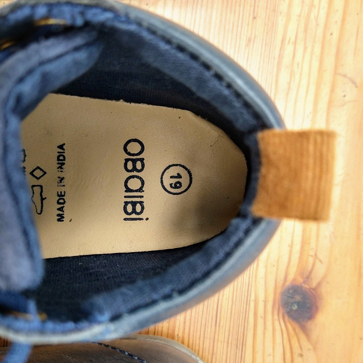 Obaibi leather first walkers size 19