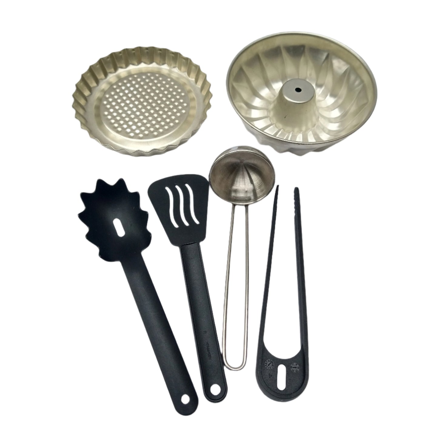 Set of play dishes for kitchen