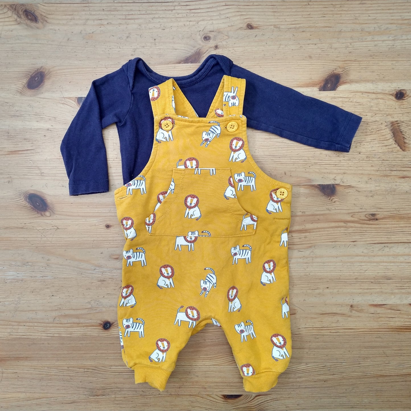 Hema onesie body - 0-2 mo