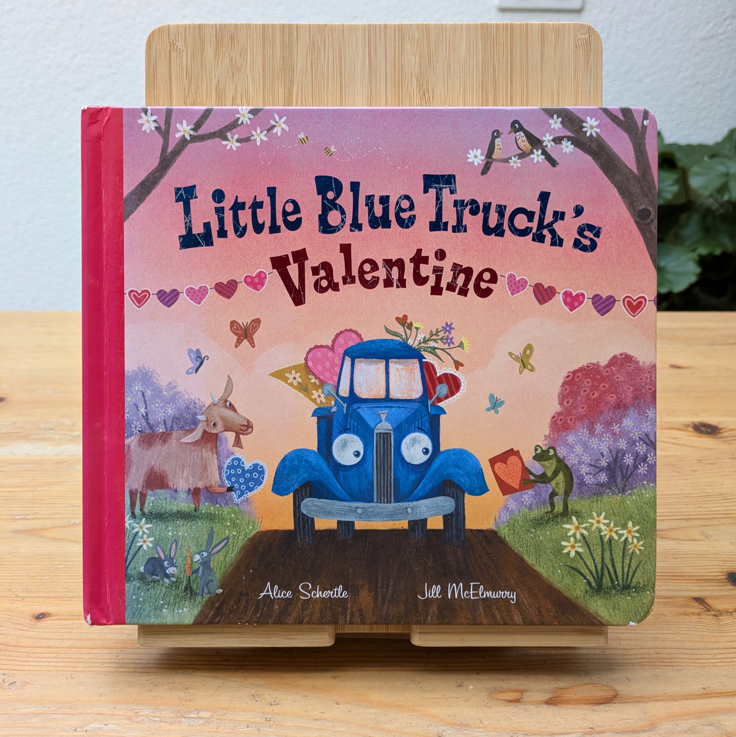 Little Blue Truck's Valentine Book