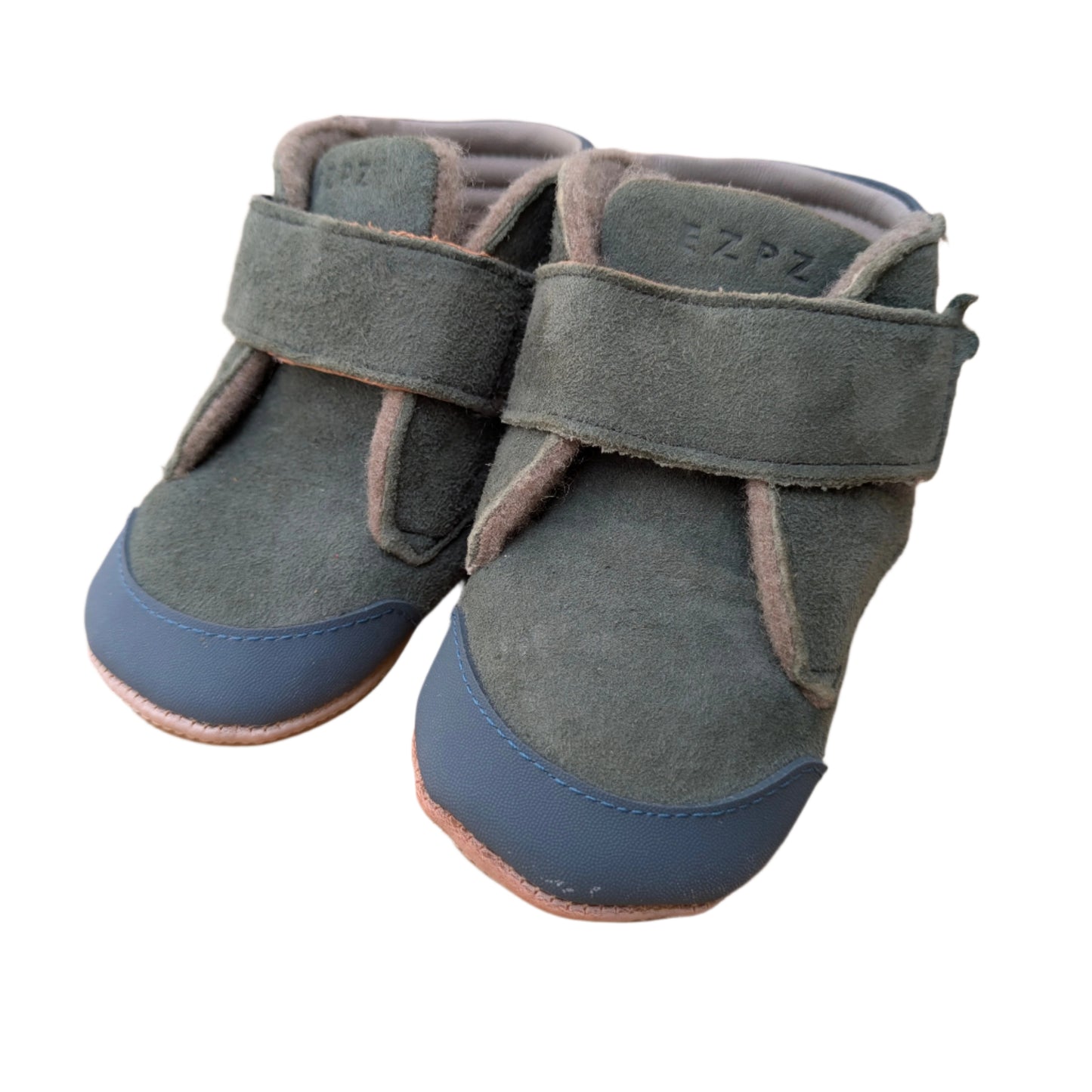 Easy Peasy Suede Shoes size 20