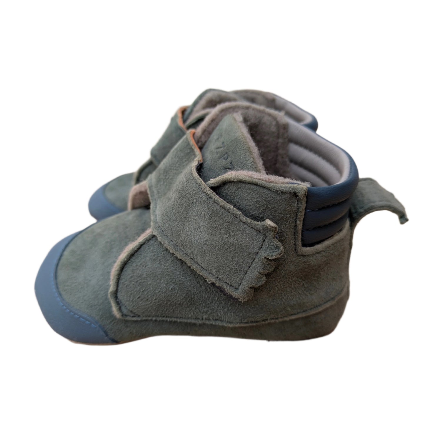 Easy Peasy Suede Shoes size 20