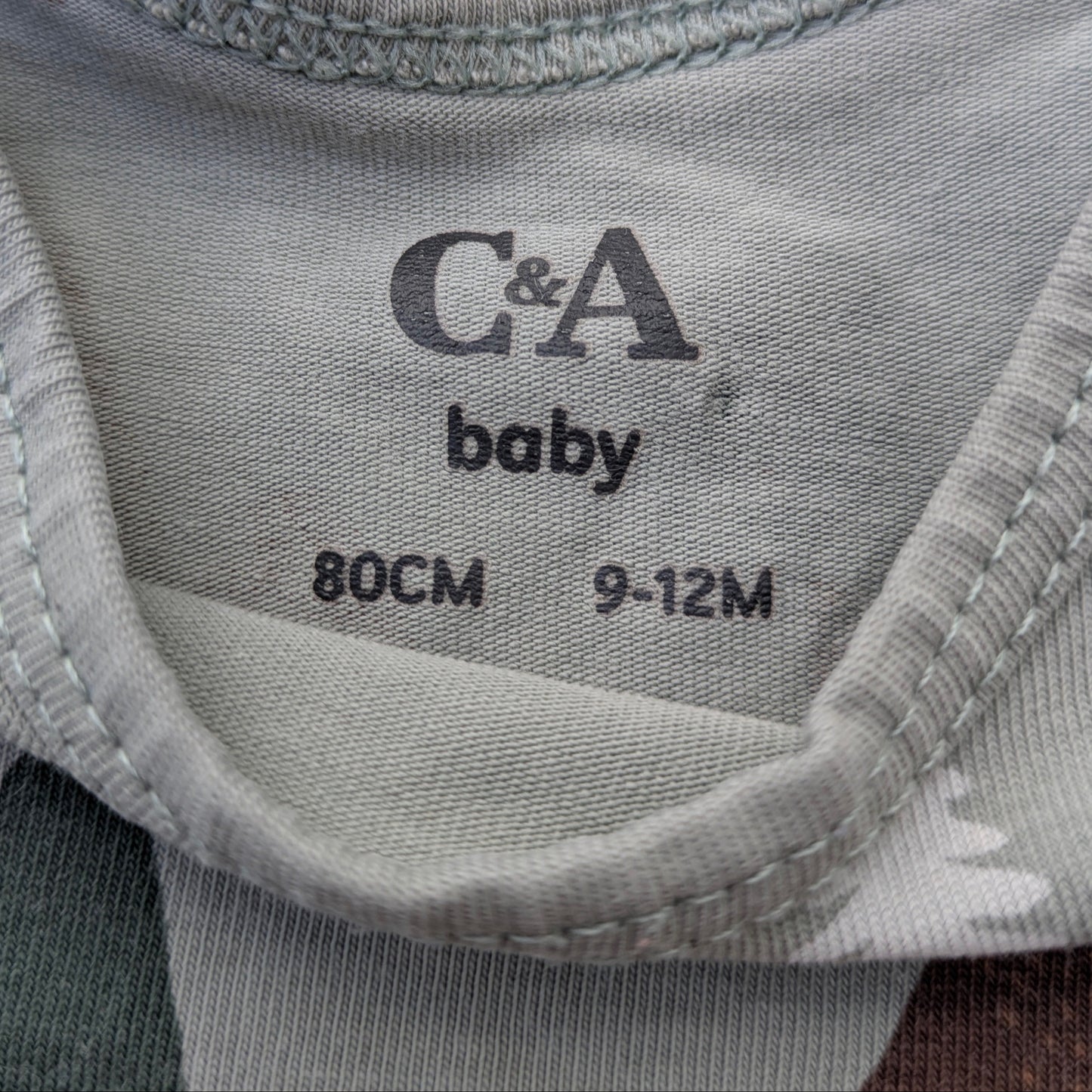 C&A winter scene onesie - 9-12 mo / 80 cm