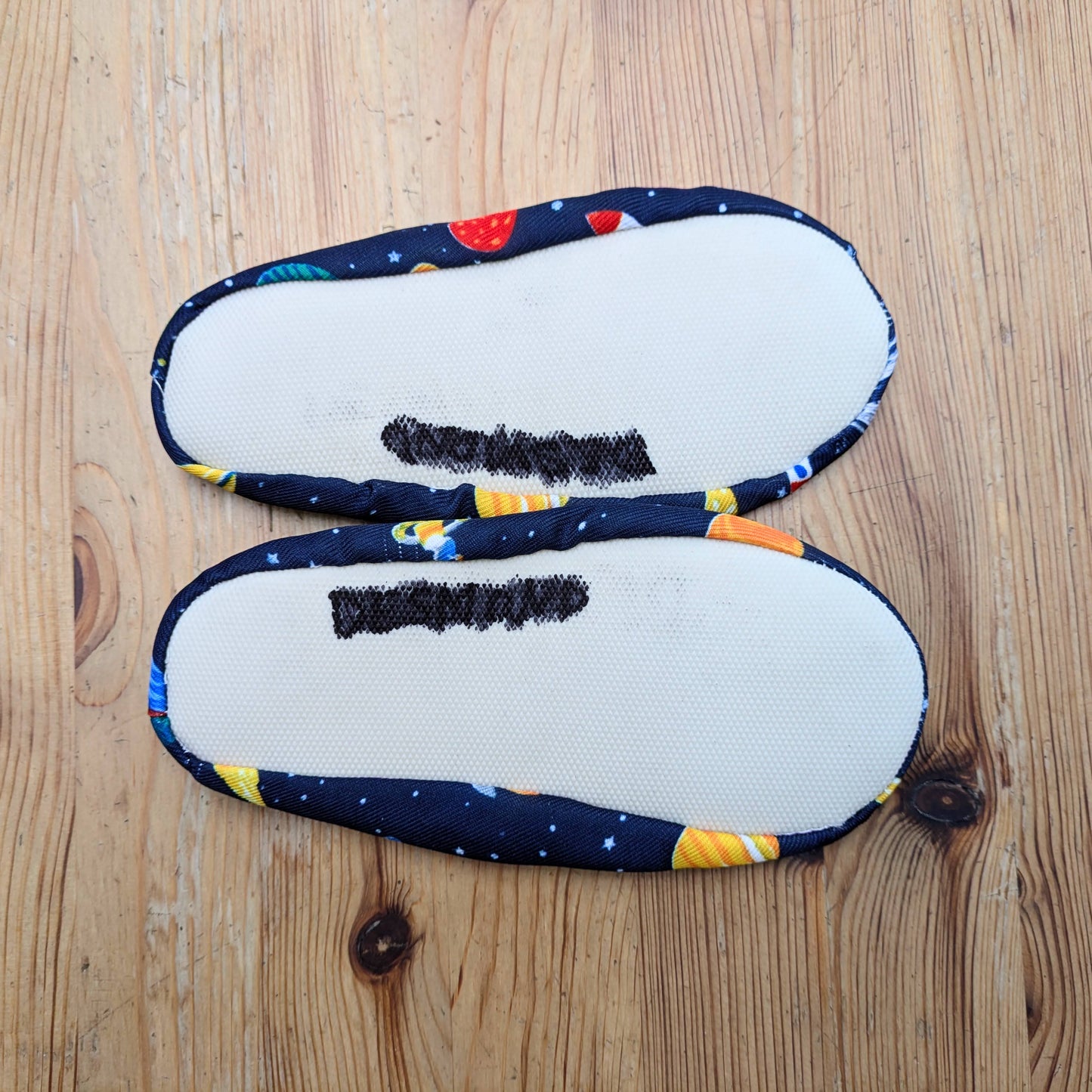 Kidz space house-shoes - size 27