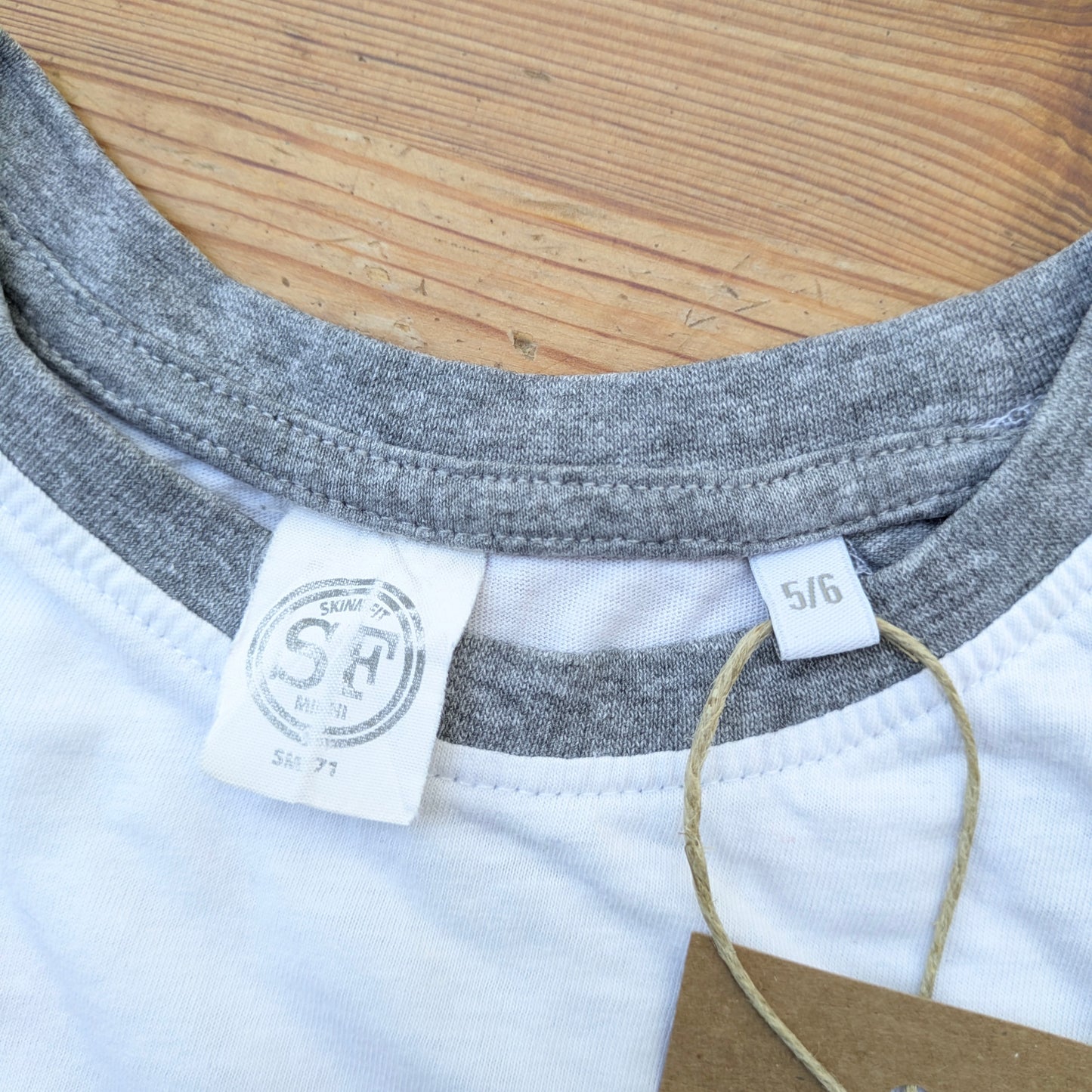 Skinnfit henley shirt - 5-6 years