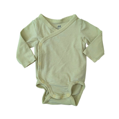 H&M Tiny Onesie - 0-1 mo / 50cm