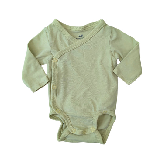 H&M Tiny Onesie - 0-1 mo / 50cm