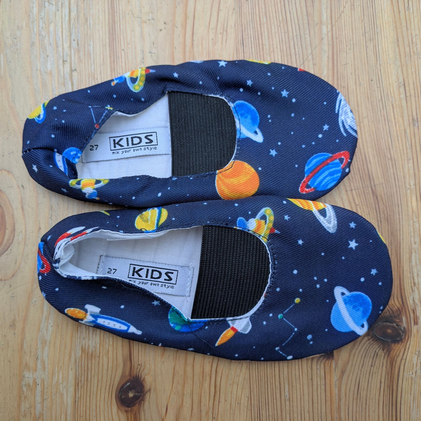 Kidz space house-shoes - size 27