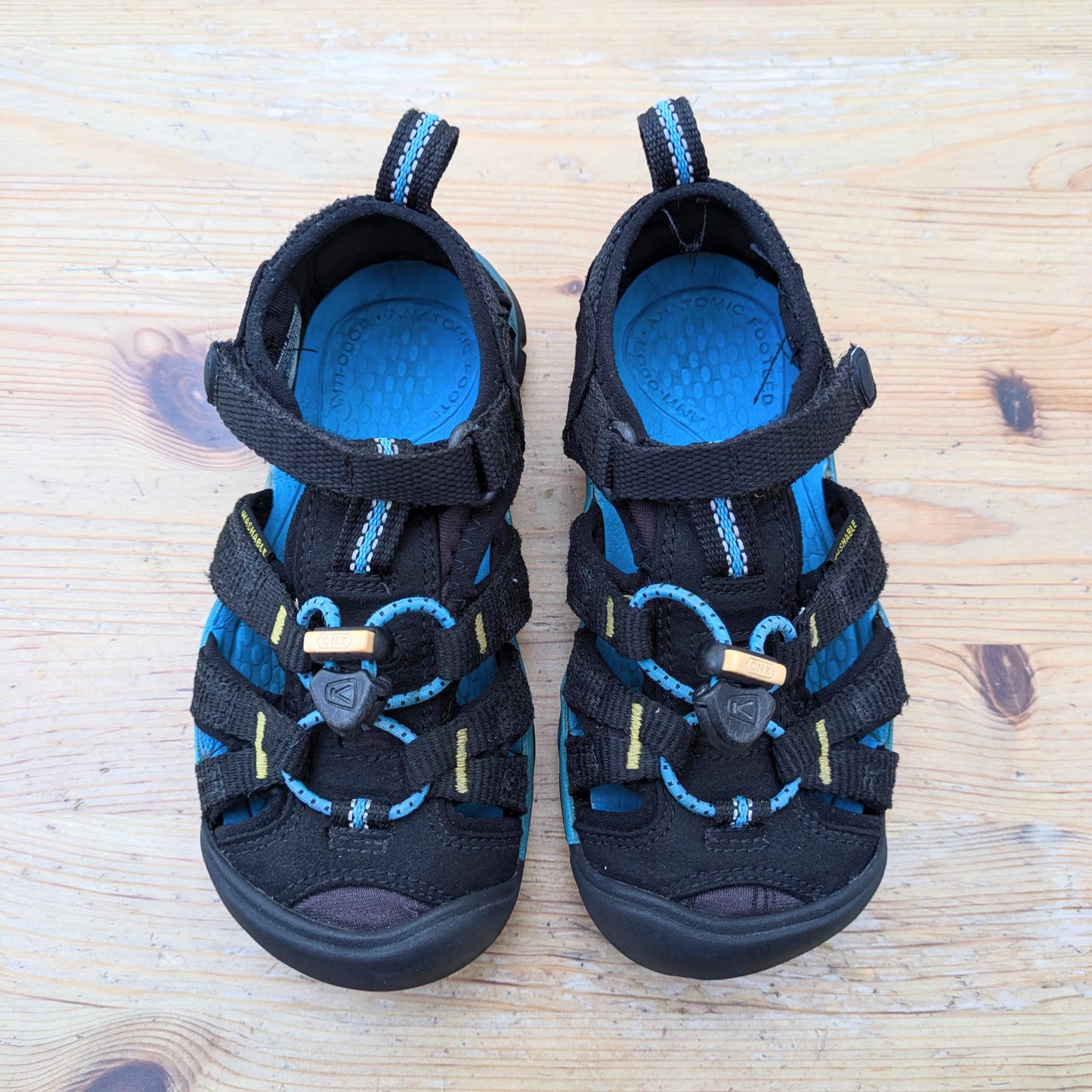 Keen sandals - size 27/28