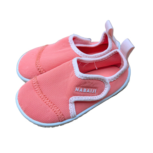 Nabaji water shoes size 24/25