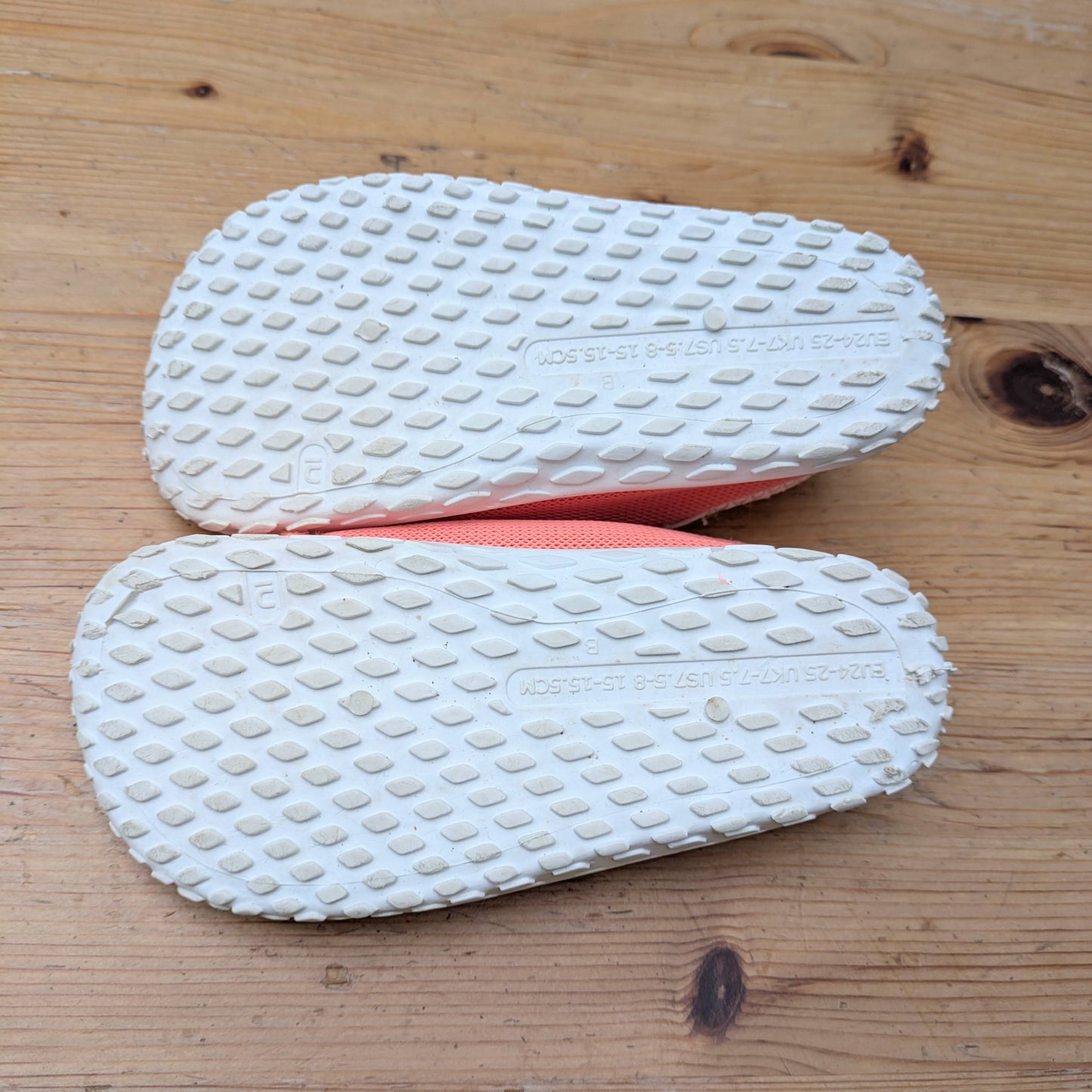 Nabaji water shoes size 24/25