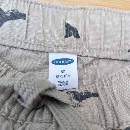 Old Navy shorts - 5yrs