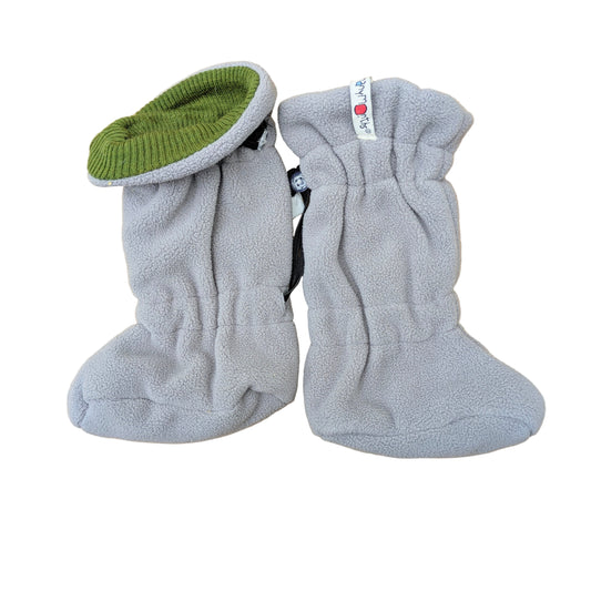 ManyMonths fleece and merino booties - 0-6mo