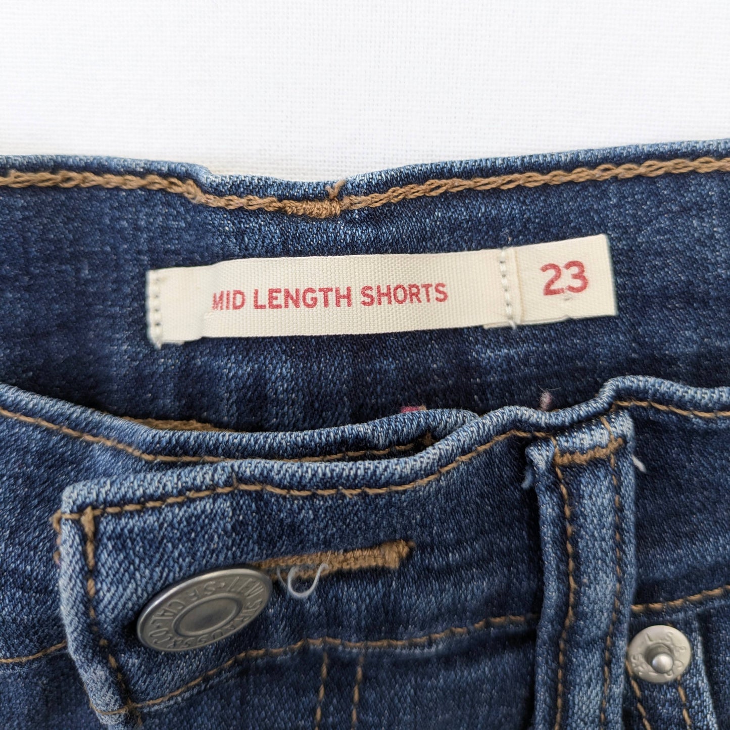 Levis jean shorts - 10-12 years / 23in