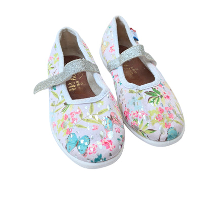 Bellamy canvas flats- size 30