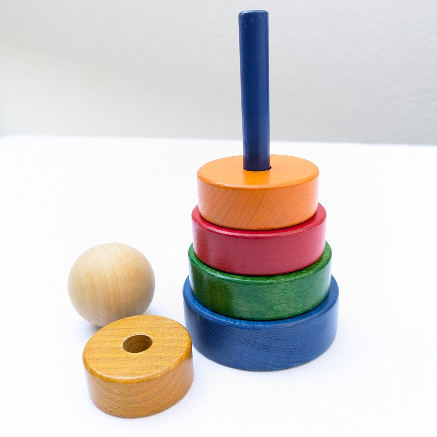 Weizenkorn stacking rings toy