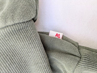 AO76 sweatshirt -8-9 yrs