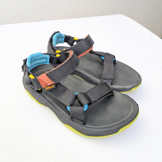 Teva-Sandalen – Größe 28