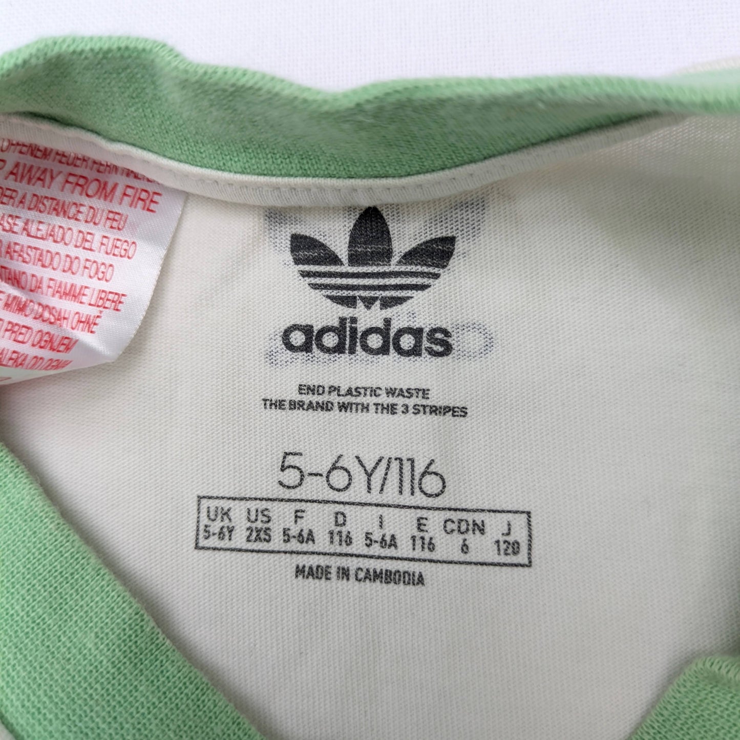 Adidas t-shirt - 5-6 years