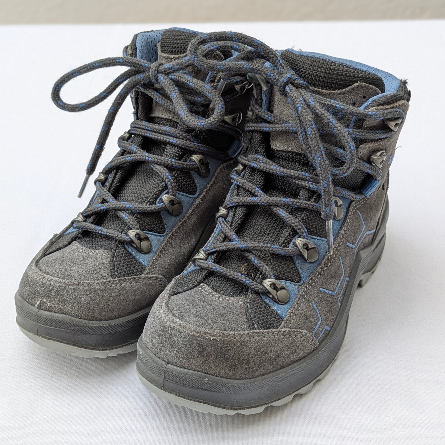 Lowa hiking boots - size 31