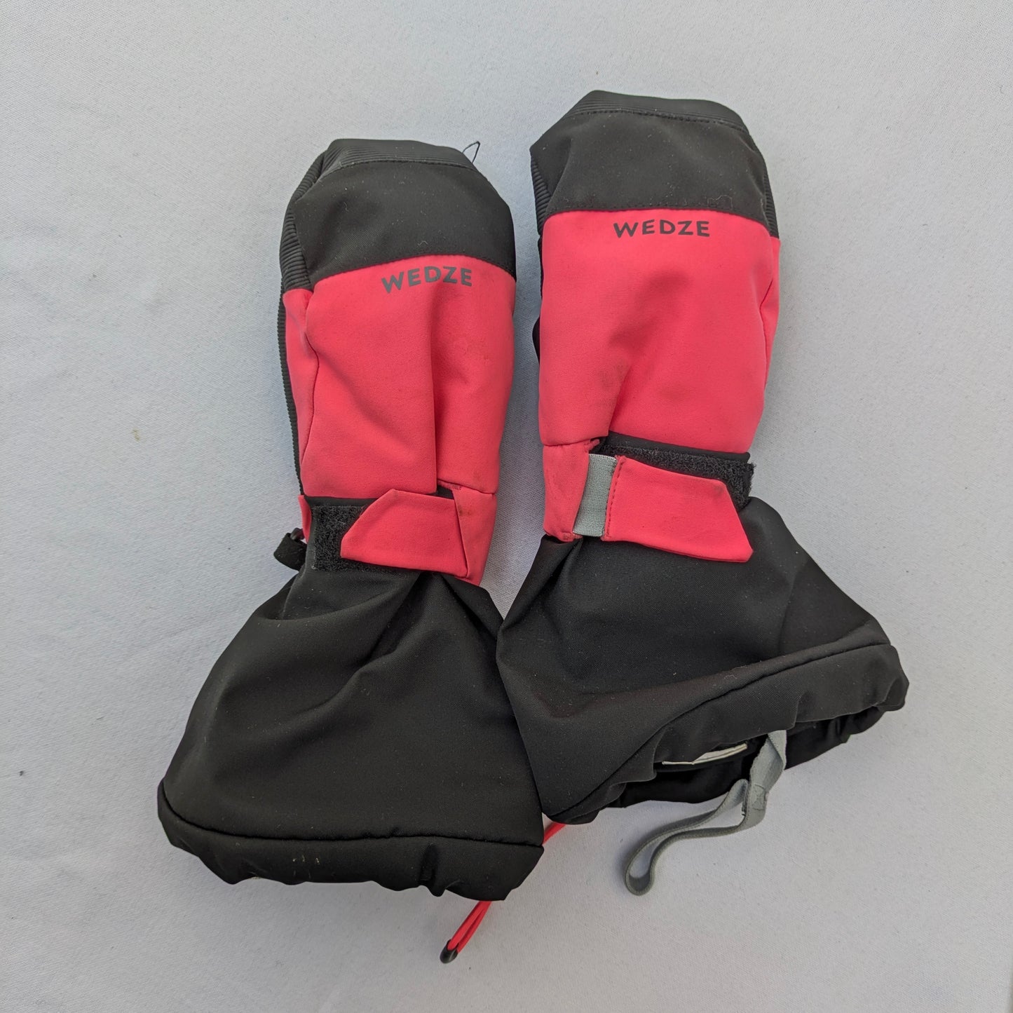Wedze gloves - 6 yrs
