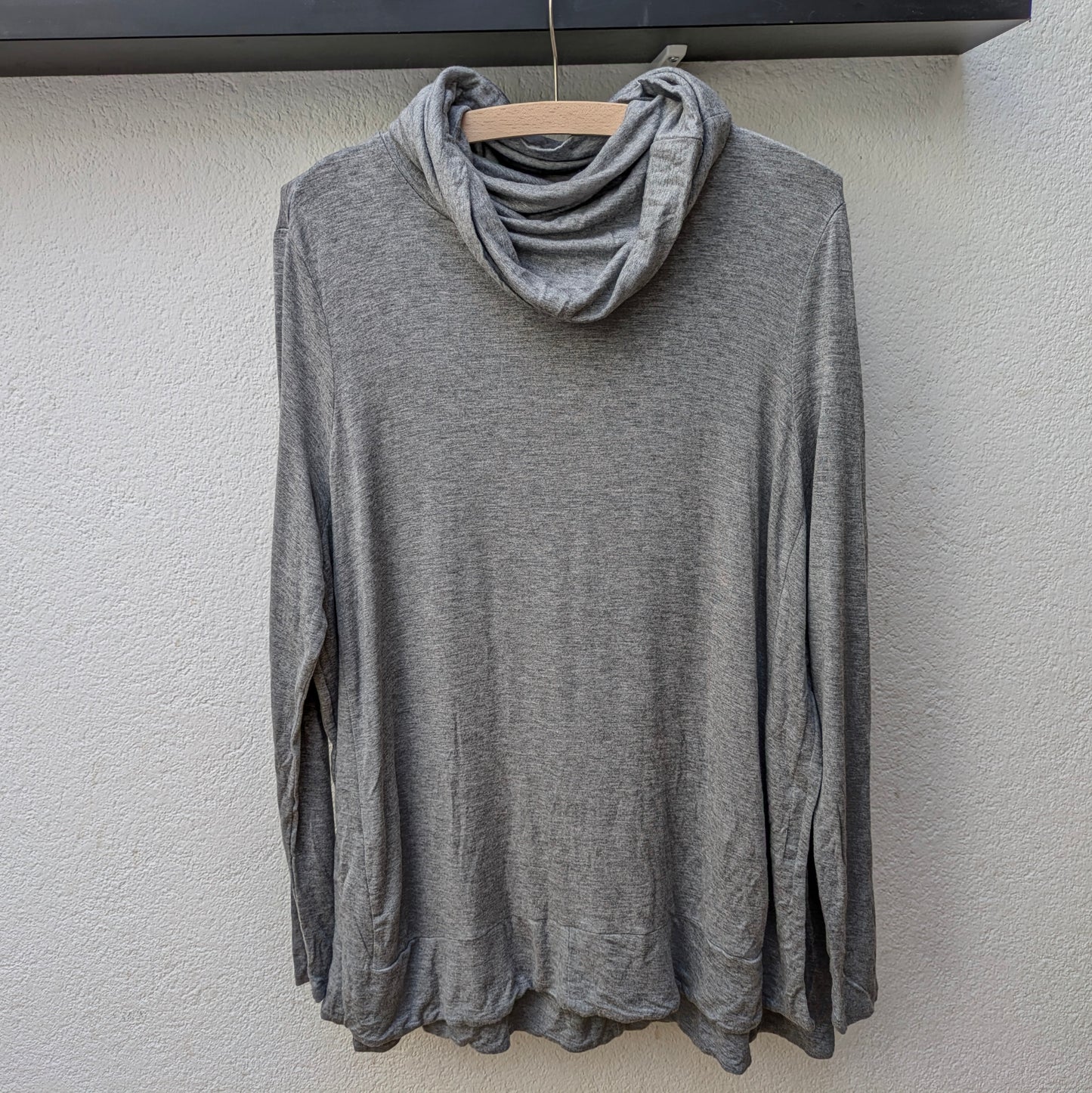 Seraphine Maternity and nursing shirt -Size L
