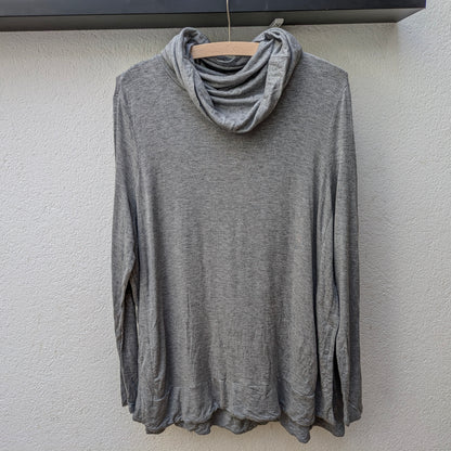 Seraphine Maternity and nursing shirt -Size L
