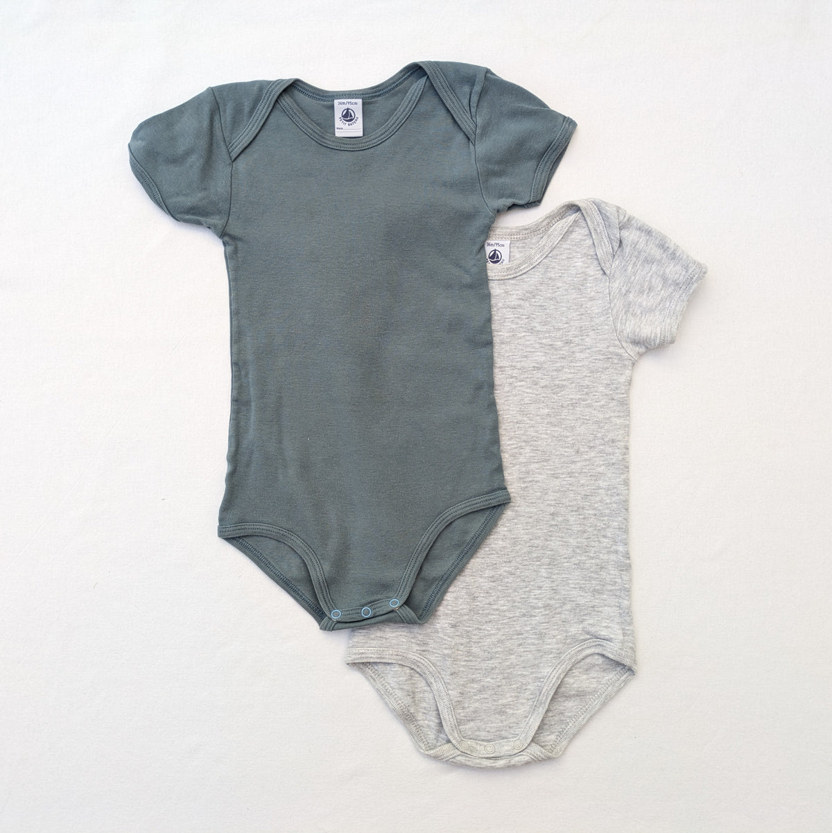 Petit Bateau set of 2 bodies - 36 m / 95