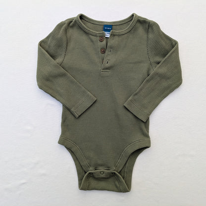 Old Navy onesie body -12 mo