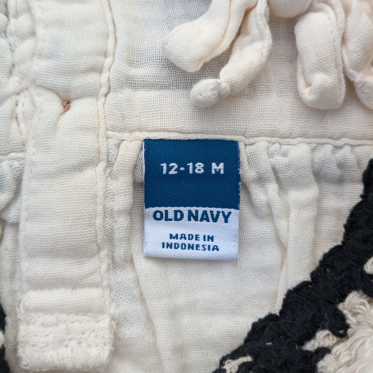 Old Navy romper -12 mo