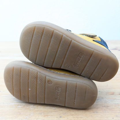Froddo Barefoot Shoes - size 22